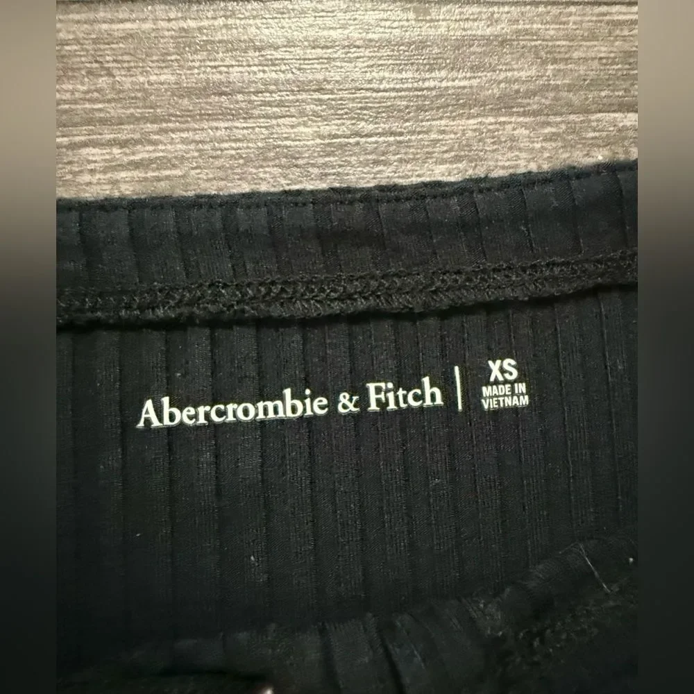 Abercrombie Ribbed Sleeveless Button-Up Top (Size XS) - Picture 5 of 5